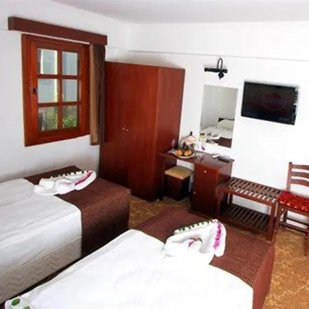 Otel Golden Sunset 2*